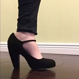 Black Mary Jane Style Heels - size 8